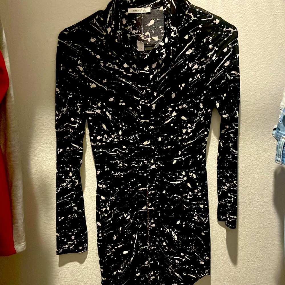 Medium forms to body dress